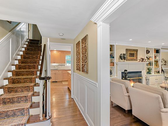5th image of 31 Morningside Dr S
