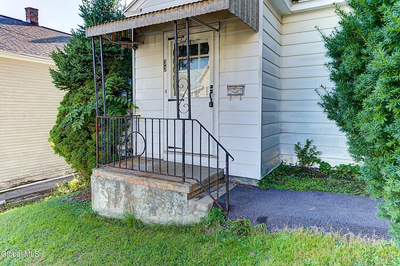 2nd image of 33 Dewitt Street