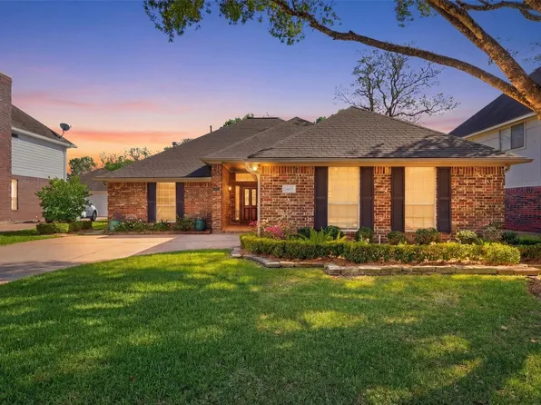 2605 Hampton Springs Dr, Seabrook, TX 77586