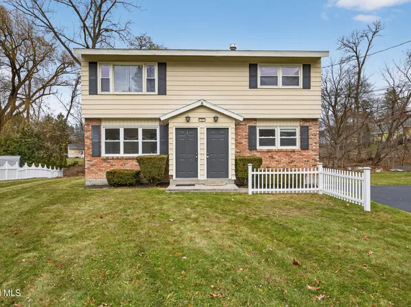 7 Apple Blossom Lane, Albany, NY 12205