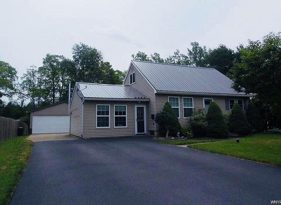 1st image of 1669 Meadow Dr
