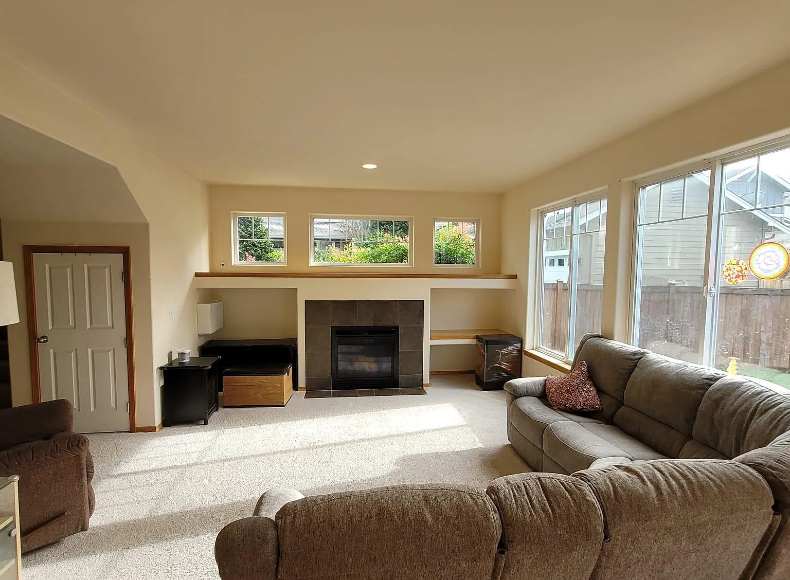 4 bed, 2.5 bath, 2090 sqft, $3,900 — Photo 4