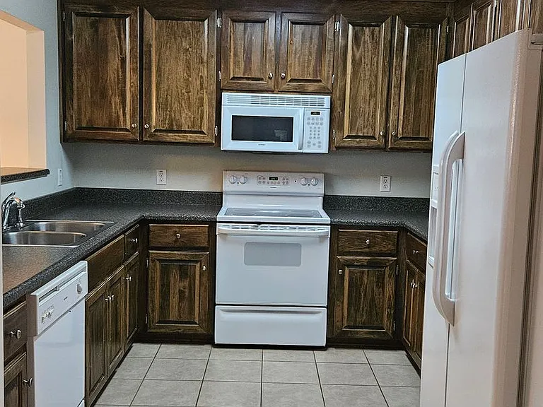 122 Jasmine Cir — Photo 6