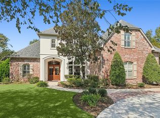 372 Sandalwood Dr, Mandeville, LA 70448
