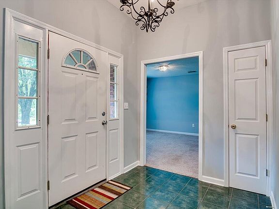 5th image of 2820 Harwood Dr