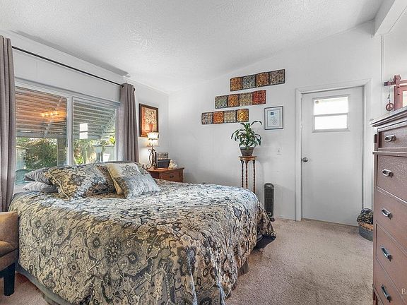 4th image of 1138 Broadleaf Lane