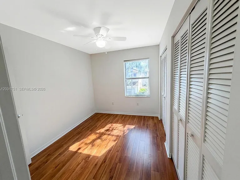 1145 W Lake St — Photo 26