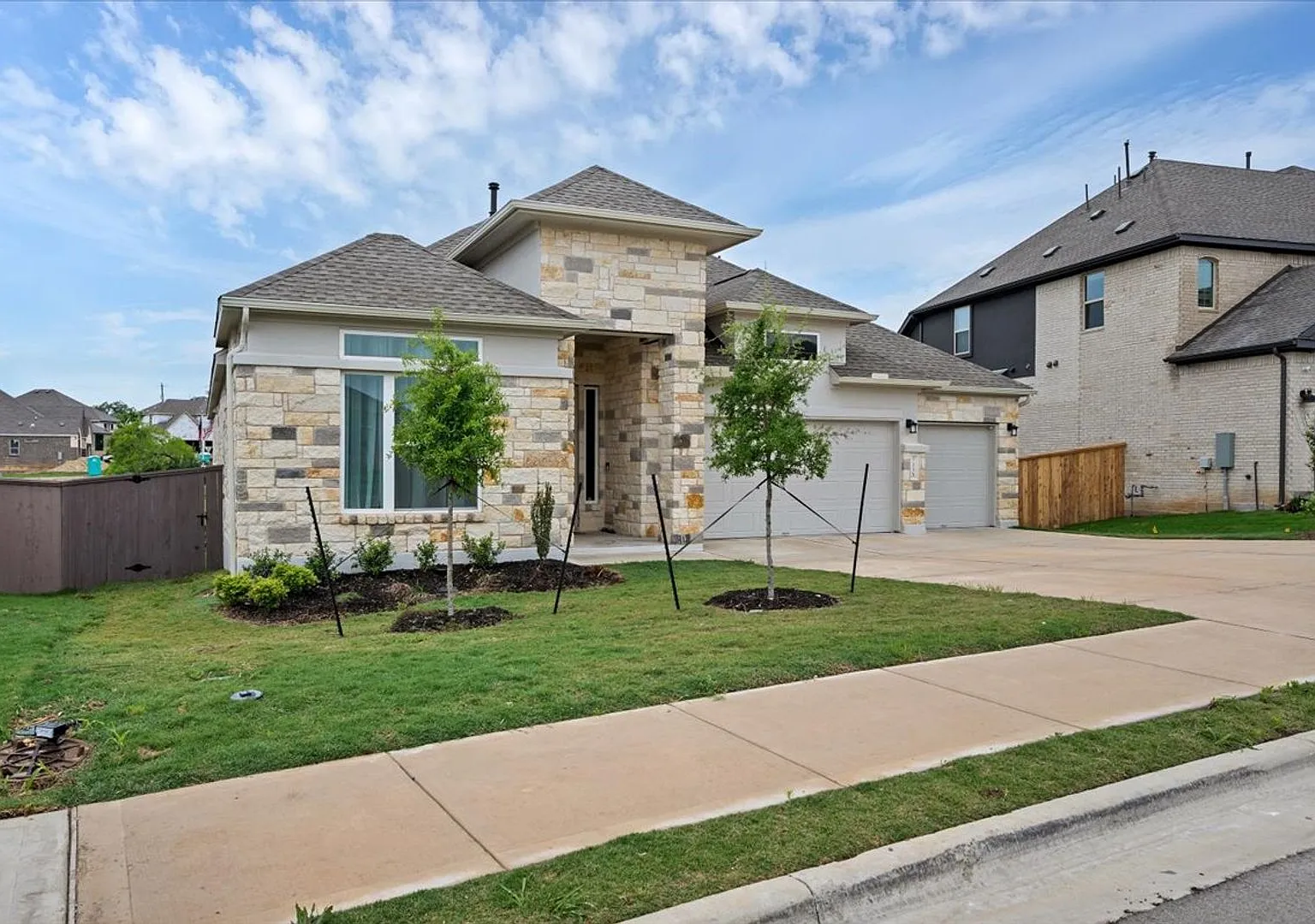 Brand New Home In Kyle-Close to Everything! — Photo 2
