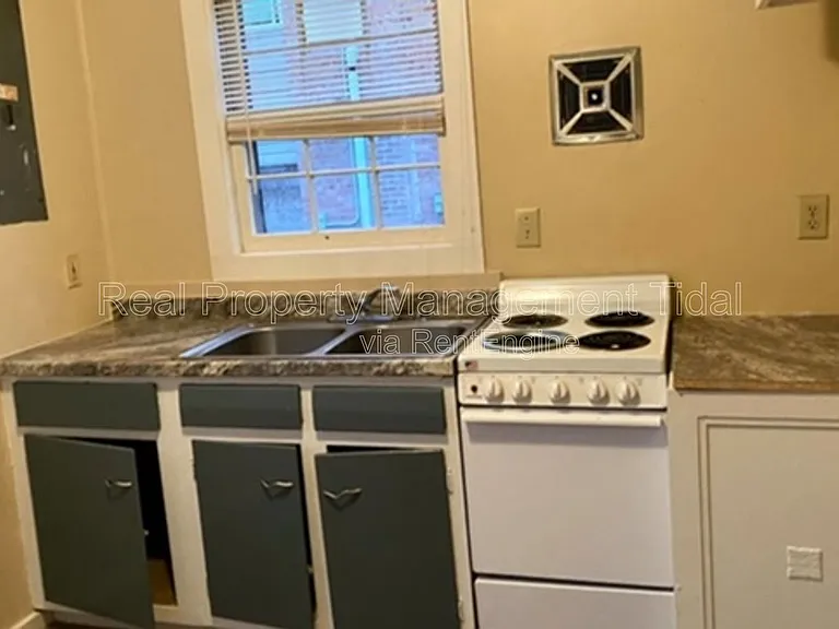 511 Randolph Rd #F — Photo 13