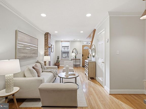 5th image of 1525 6th St NW