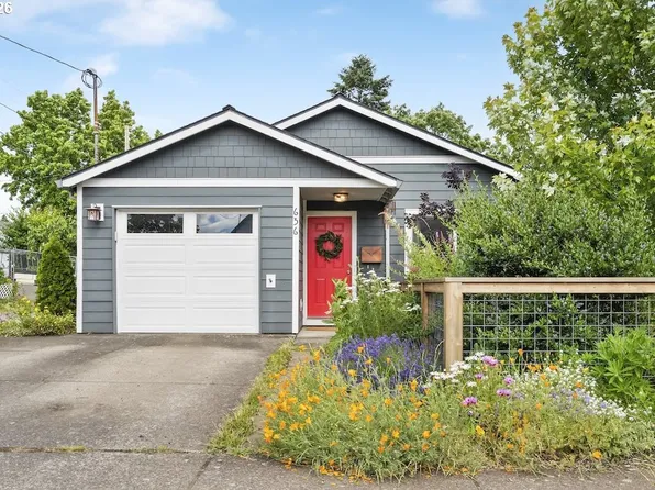 636 SE 84th Ave, Portland, OR 97216