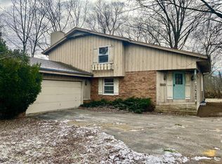S76W20183 Sunny Hill Dr, Muskego, WI 53150