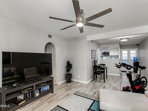 5th image of 1449 E HIGHLAND Avenue #21