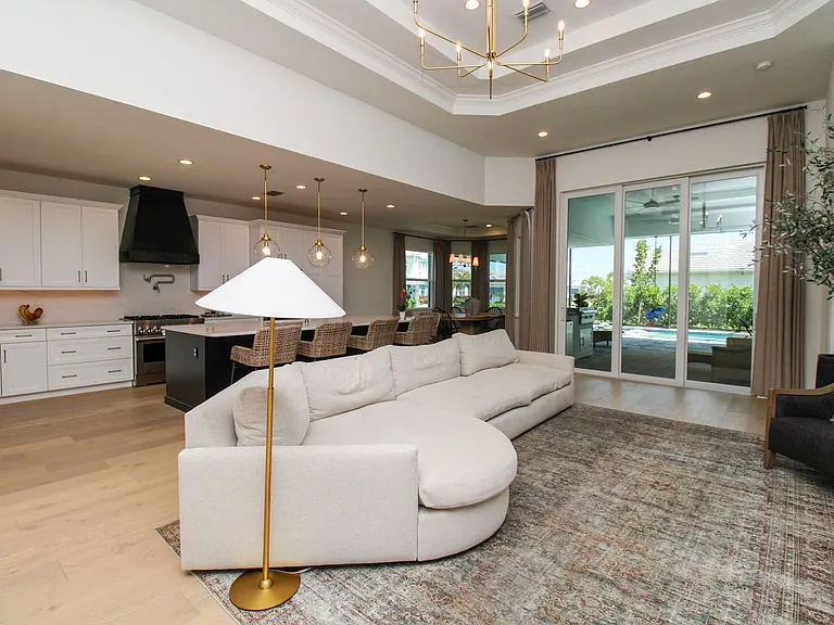 9241 Cayman Dr — Photo 18