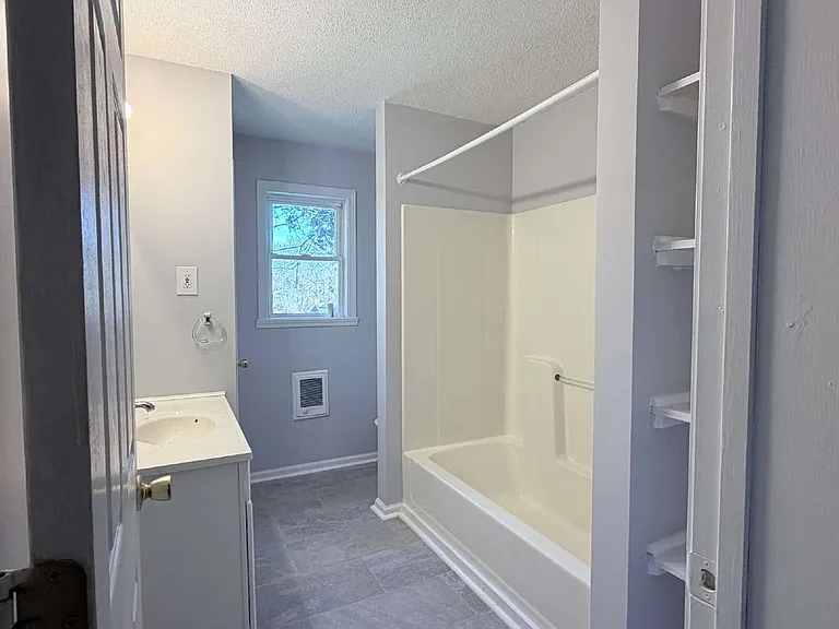 25 Walton St — Photo 17