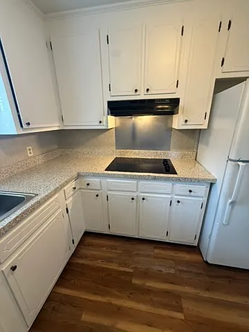 4220 Pennydale Dr — Photo 2