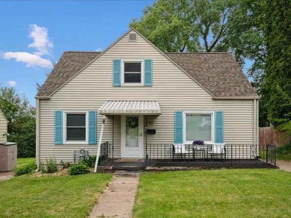 2133 Chaney Rd, Dubuque, IA 52001