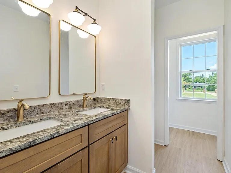 2090-4 Bridge Ct — Photo 35