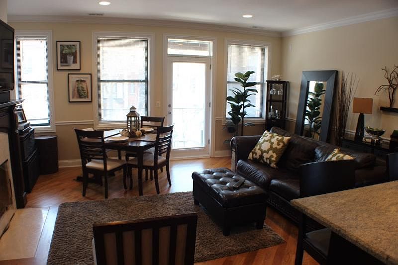 1st image of 3229 N Kenmore Ave #2A