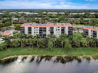 3000 Presidential Way APT 402, West Palm Beach, FL 33401