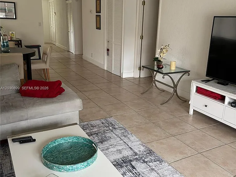 16184 Laurel Dr #204 — Photo 14
