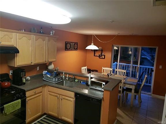 3rd image of 25 Fairways Dr Unit 6