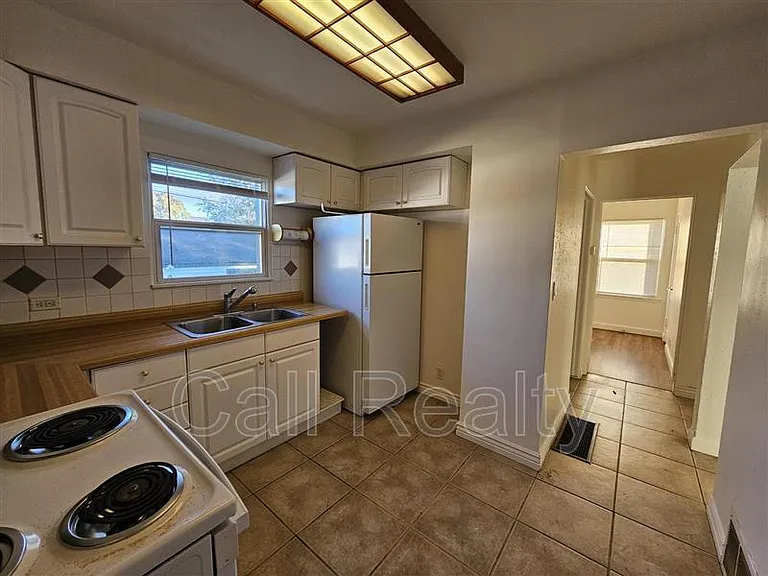 1603 E Lacrosse Ave — Photo 5