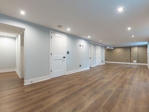 5th image of 4200 N Monticello Ave
