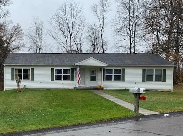 38 Club View Dr, Bath, NY 14810