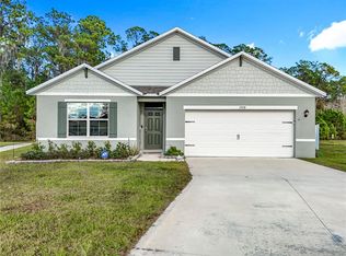 2928 Canary Ln, Tavares, FL 32778