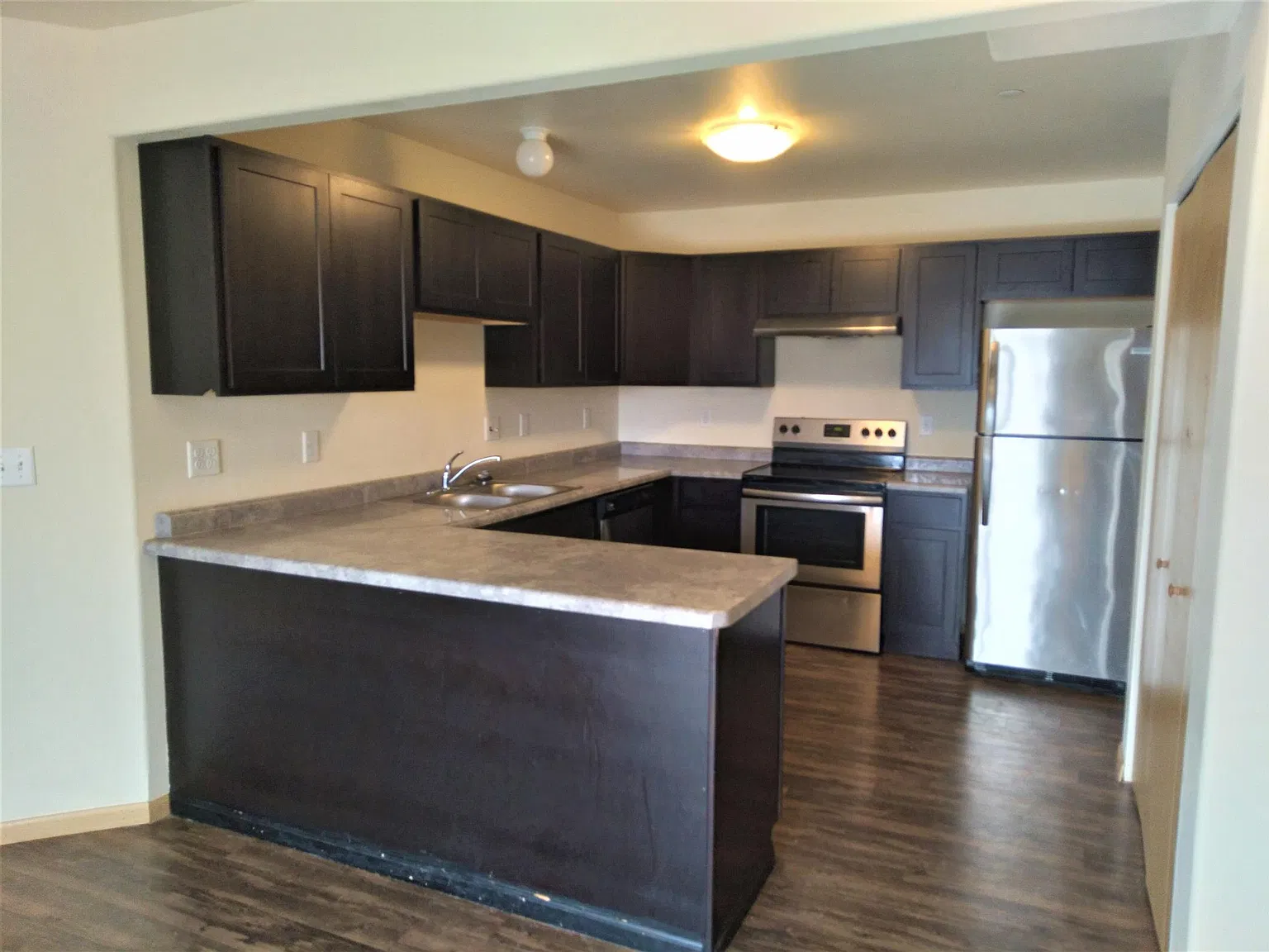 956 Boston Way — Photo 3
