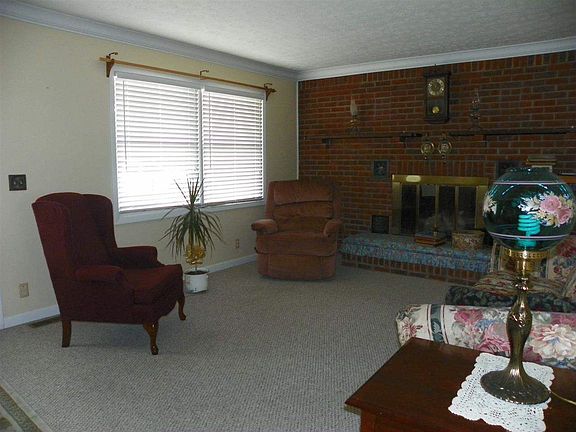 4th image of 514 Rose Hill Dr