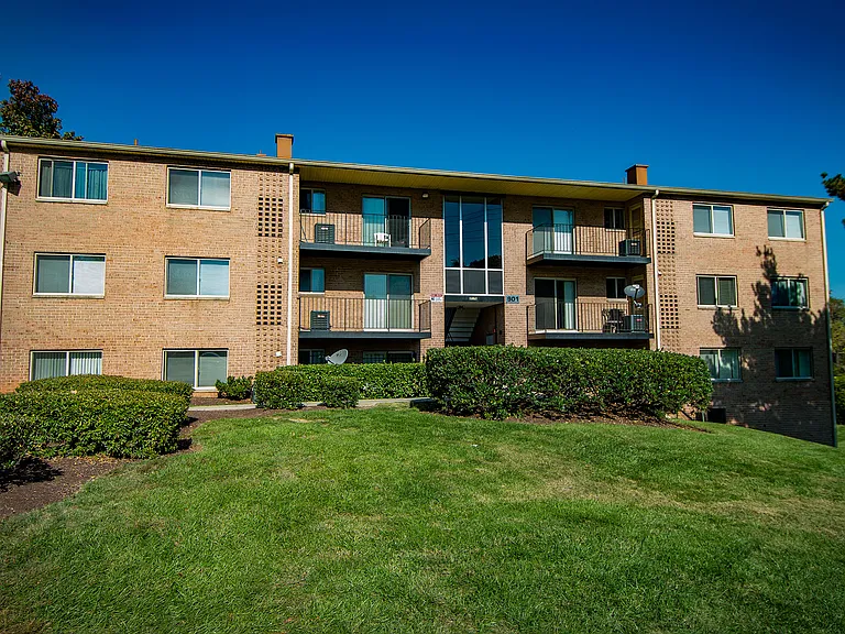 Glen Willow Apartments Building Exterior 21