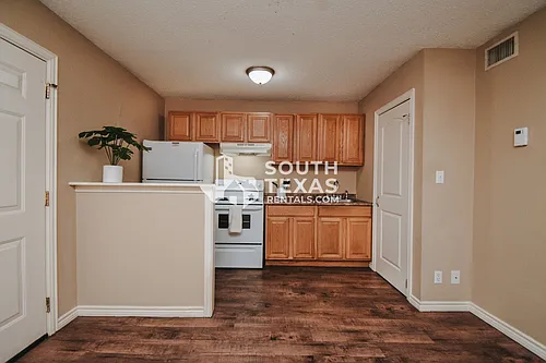 1811 Lawndale Ave Photo 1