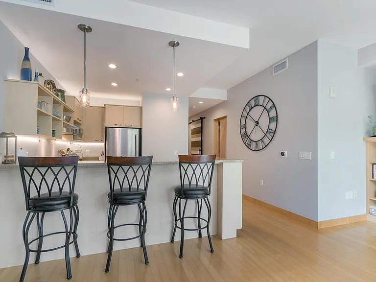 309 W Washington Ave #213 — Photo 13