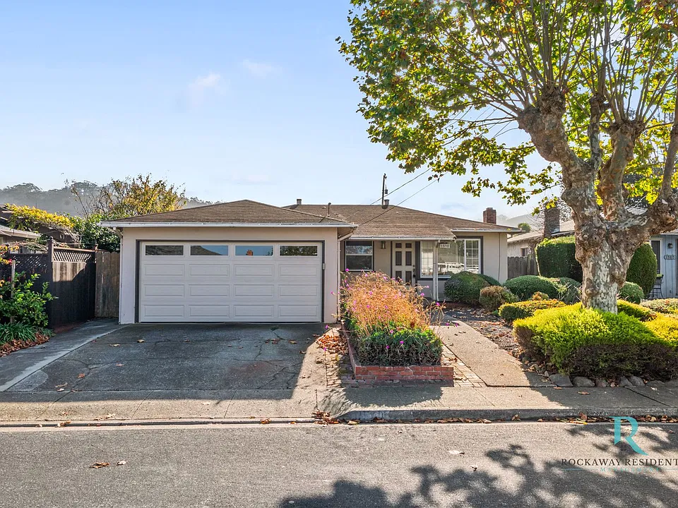 1590 Flores Dr