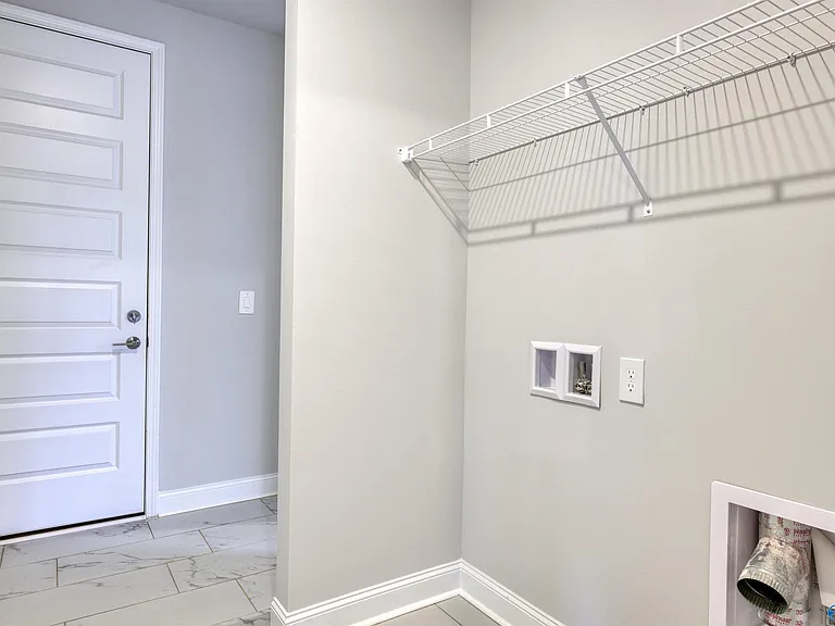 22895 Ansley Dr — Photo 12