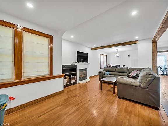 2nd image of 457 Davis St