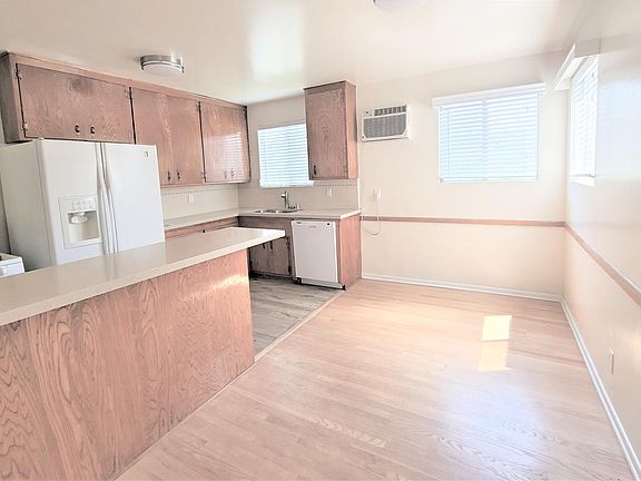 4th image of 1237 N Mansfield Ave APT 1