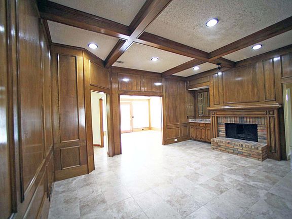 5th image of 3301 Topeka Ct