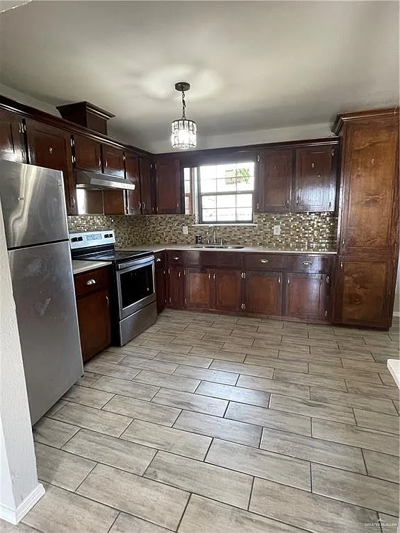 4 bed, 2.0 bath, 1128 sqft, $1,500 — Photo 3