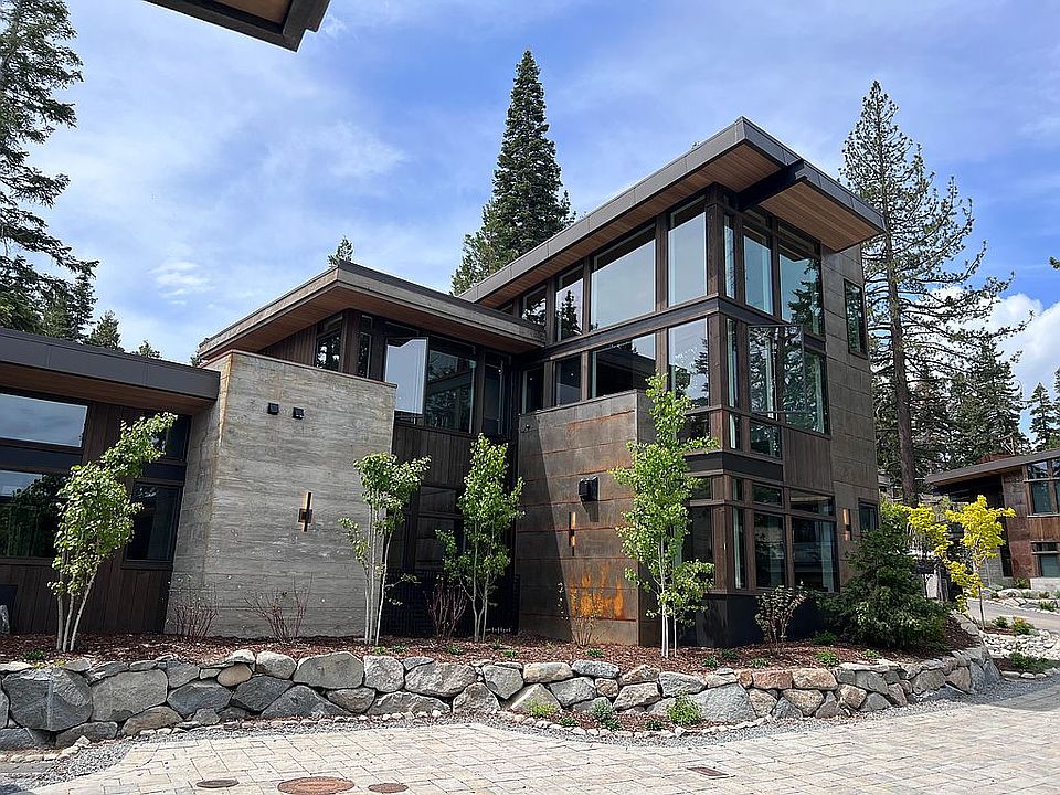 1st image of 121 Old Cedars Pl