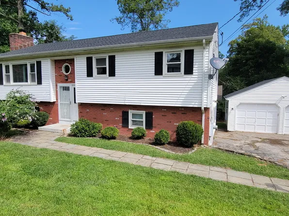 5 Ken Oaks Drive, Danbury, CT 06810