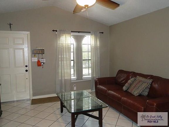 3rd image of 1065 Pasadero Dr