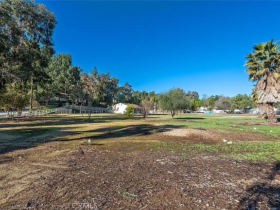 2nd image of 5546 Paradise Valley Rd