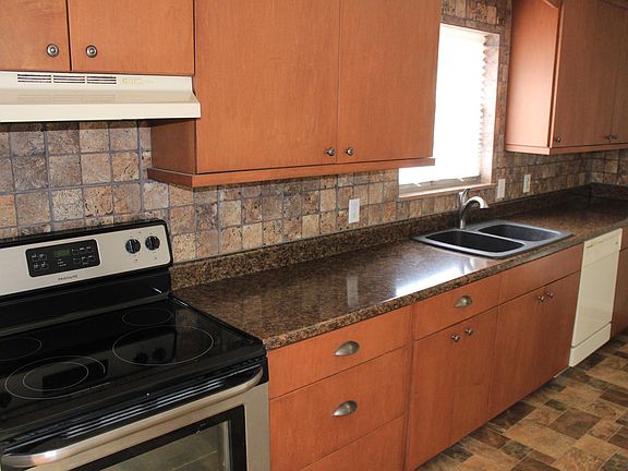 3rd image of 299 Howard Dr