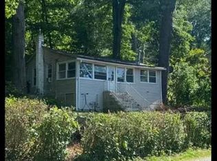 1 Avondale Rd, Greenwood Lake, NY 10925