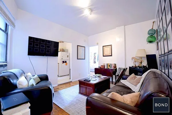 Rented by Bond New York | media 14