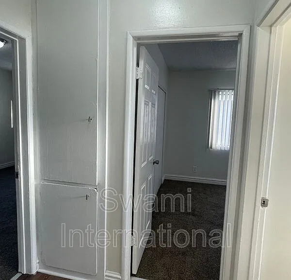 10970 S Figueroa St #7 — Photo 13