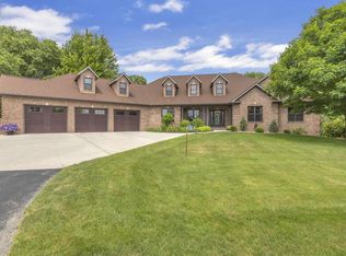 14086 Saint Andrews Dr, Valders, WI 54245